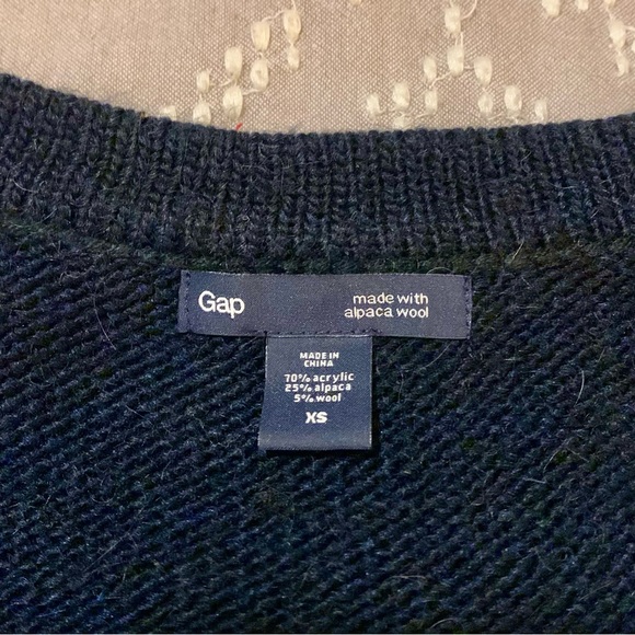 New no tags GAP wool cardigan - Picture 5 of 5